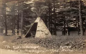 BANGOR - MILFORD, ME WIGWAM CAMPS DISPLAY & BLDGS NOKO REAL PHOTO PC 1920-30s - Picture 1 of 2