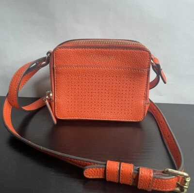 Mini Bandolera Henri Bendel Harper Naranja con Embalaje Foto 1 de 4
