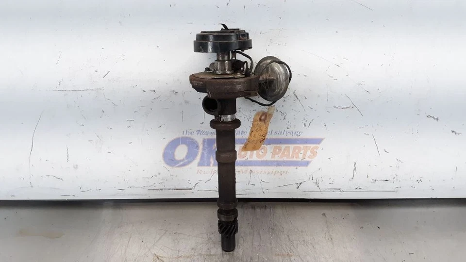 1965 CHEVY CORVETTE C2 DELCO DISTRIBUTOR 1111076 - Image 1 of 4