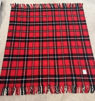Vtg Red Black Stadium Throw, Wash/ Dry Acrylic, Made In Taiwan, 60” x 48”, NICE! - Image 1 of 4