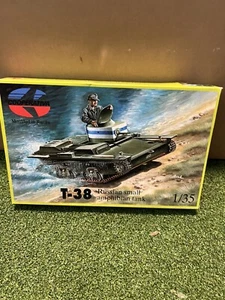 Vintage Cooperativa T-38 russischer kleiner amphibischer Panzer 1/35 R35007 Neu - Bild 1 von 3