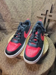 Nike Court Borough Low 2 Boys 6.5 Y Red Black Excellent condition - Picture 1 of 10