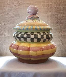 1995 MacKenzie Childs Picadilly Victoria and Richard Lidded Canister Cookie Jar - Picture 1 of 9