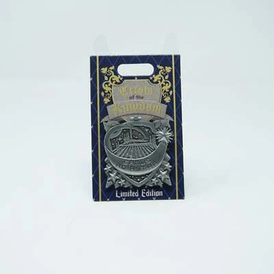 Prendedor 2019 Disney Parks Crests of the Kingdom Space Mountain EAMUS AD ASTRA LE Foto 1 de 4