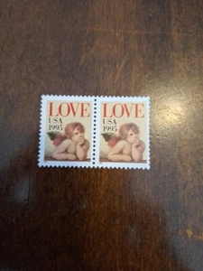1995 32c Love & Cherub, SA Scott 2948 Mint F/VF NH PAIR - Bild 1 von 2
