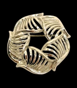 Vintage LISNER Silver Tone Brooch Pin Designer Signed Open Work Modern - Picture 1 of 5