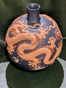 Jarrón grande estilo antiguo raro vintage firmado Yixing Dragon hecho a mano sin daños - Imagen 1 de 19