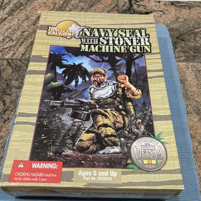  21st. CENTURY TOYS ULTIMATE SOLDIER SELLO NAVAL CON MUÑECA AMETRALLADORA STONER NUEVA EN CAJA  Foto 1 de 4