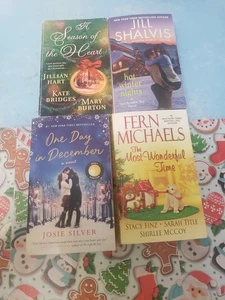 CHRISTMAS - LOT OF 4 PAPERBACK BOOKS - HART, SHALVIS, MICHAELS, SILVER, - Foto 1 di 2
