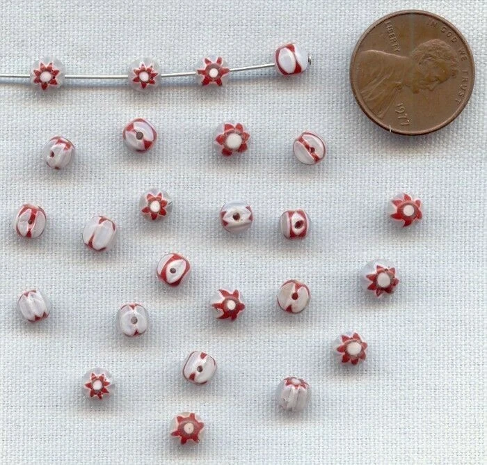 24 CUENTAS COMERCIALES REDONDAS CHEVRON ESTRELLA ROJA CRISTAL BLANCO HECHO A MANO DE COLECCIÓN 223A Foto 1 de 1