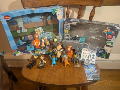 DISNEY PHINEAS & FERB ЭКШН-СЦЕНЫ КАРТА ДРАГСТЕР РОБОТ СОБАКА ФИГУРКА ЛОТ ПЕРРИ  - Изображение 1 из 4