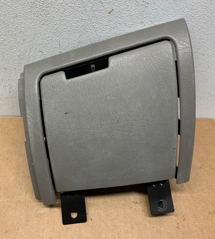 1998-2004 Chevy S10 Blazer Sonoma Jimmy Interior Dash Ash Tray Gray 15008176 - Image 1 of 4