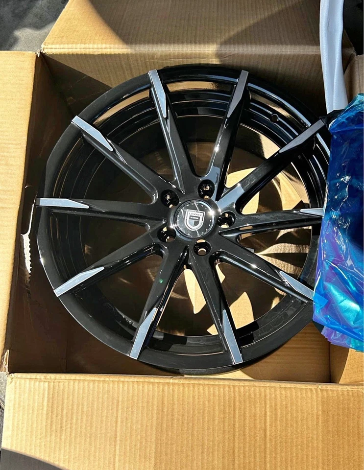 20x9" Lexani Wheels CSS-15 Black with Machined Tips Rims (S04) - Image 1 of 1