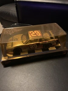 Kevin Harvick 29 Goodwrench Silver 1:24 Scale - Picture 1 of 5