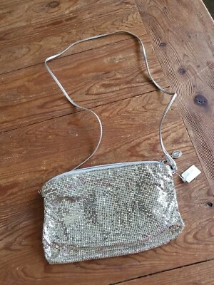 Bolso Bandolera Bolso de Noche Discoteca de Malla Plateada Whiting & Davis 9" De Colección Nuevo con Etiquetas Foto 1 de 4