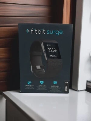 Fitbit Surge Fitness Smartwatch GPS Herzfrequenz Tracker Klein Schwarz NEU - Bild 1 von 4