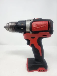 Taladro atornillador Milwaukee 1/2” 2701-20 solo herramienta desnuda - Imagen 1 de 7