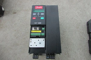 Danfoss 195N1098 VLT2800 AC Drive VLT2875PT4B20SBR0DBF00A00 - Picture 1 of 4