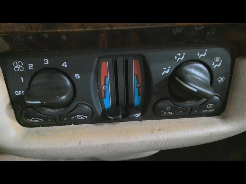 Control de temperatura con doble zona Opt CJ3 compatible con 00-03 IMPALA 674033 Foto 1 de 4