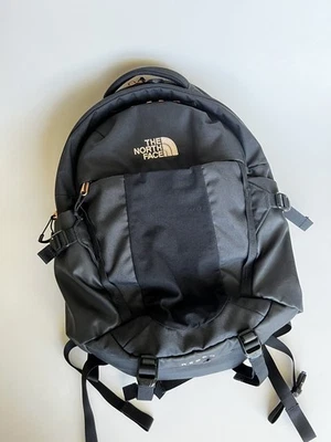 Mochila The North Face Recon - Negra Usada, Limpia y Funcional Foto 1 de 4