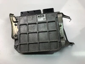 NL423 TOYOTA Engine Control Unit ECU 89661-02D82 - Picture 1 of 4