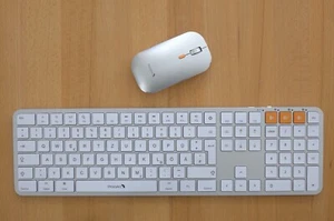 ProtoArc K100-A Keyboard Tastatur QWERTZ + Maus bis zu 3 Apple Macs Beleuchtbar - Bild 1 von 9
