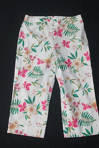 Stretch Rafaellla Low Cut Capri Pants White/Pink/Gold Flowers Women Size 8P - Picture 1 of 8