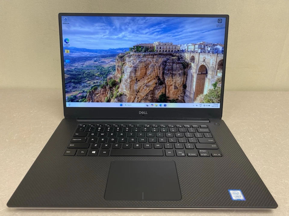 Dell Precision 5530 (i5 8th gen, 32 GB RAM, 512 GB SSD, Black), NVIDIA P1000,4GB - Image 1 of 4