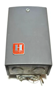 Honeywell Aquastat L4063A 1017 1 Untested - Picture 1 of 3