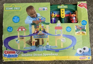 Playskool Hasbro Sesame Street Speedway Toys r Us Exclusive - Picture 1 of 4