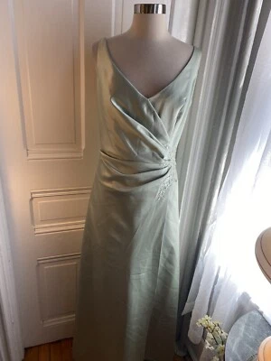 VESTIDO IMPRESIÓN GRIS PLATA LARGO CORREA FORMAL - BORDADO BRILLO LATERAL - ¡TALLA 12!! Foto 1 de 4