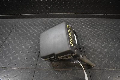 2015 - 2016 Hyundai Santa Fe Engine Fuse Box 2.4L AT AWD - Image 1 of 4