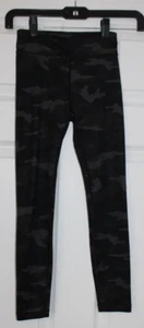 Athleta Girl Black Camo Printed Chit Chat Capris Size Small 7 - Picture 1 of 4