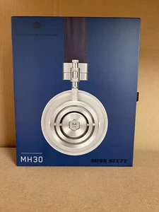 Master & Dynamic MH30 Wired On Ear Kopfhörer Navy Miss Sixty Collaboration - Bild 1 von 11