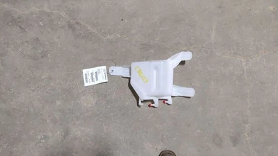 GMC Savana 3500  2022 Coolant Reservoir 2605156 - Image 1 of 4