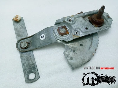 1970 Mopar E-body LH Driver Side Rear Window Regulator Challenger Barracuda Foto 1 de 2
