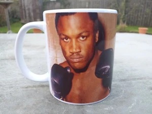Smokin Joe Frazier Tribute Boxing 11oz unser Design (neu) Weihnachten Geburtstag Geschenk - Bild 1 von 3
