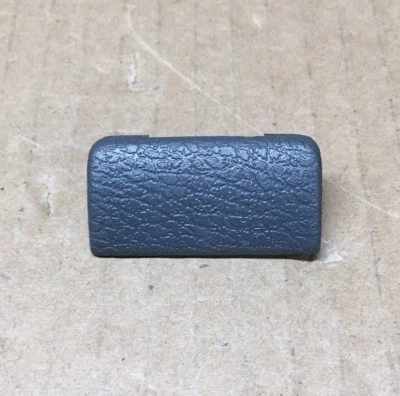 Tapa de tornillo para maletero panel interior Volvo S80 9182947 gris OEM Foto 1 de 4