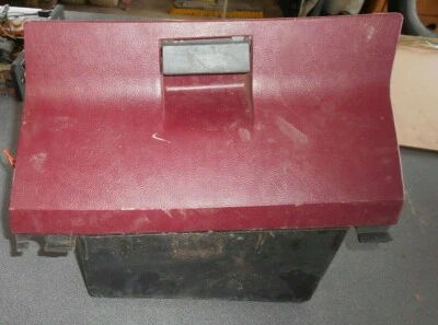 87 PONTIAC GRAND AM GLOVE BOX DOOR W/ HINGE RED - Image 1 of 2