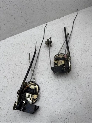 98 Toyota Corolla Front Left &Right door Manual Latch Lock OEM Pair Foto 1 de 4