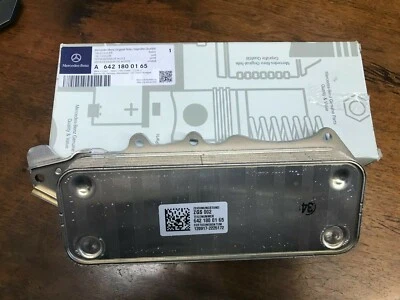 Genuine Mercedes-Benz SPRINTER 2500 3500 Engine Oil Cooler Original Part - Image 1 of 4