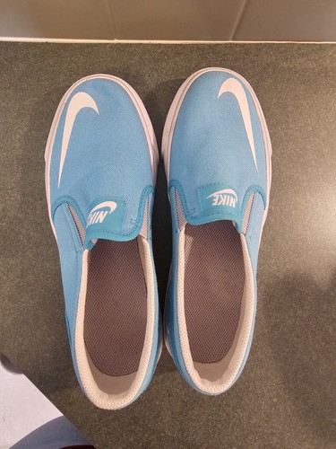 Scarpe da ginnastica Nike unisex bambini Toki CVS blu tela casual slip on taglia 4 giovani