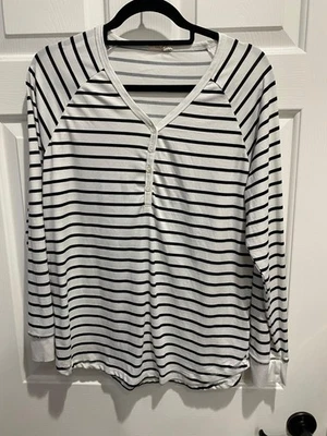 Ninexis Women's White Black Striped V Neck Raglan Long Sleeve Henley Top L - Image 1 of 3