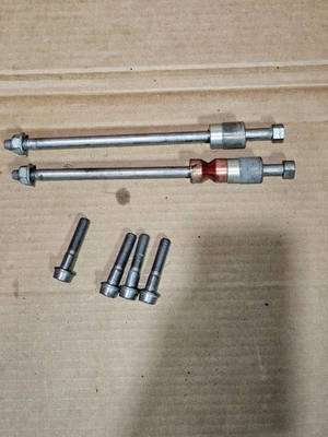 BMW S1000RR 2010-2014 2013 PERNOS DE MONTAJE DEL MOTOR TORNILLOS HARDWARE MOTOR STOCK Foto 1 de 4