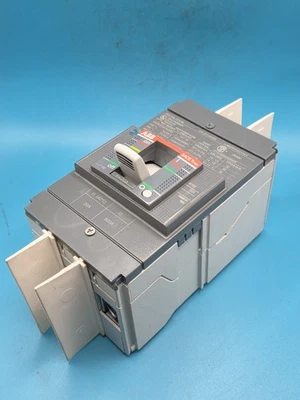 INTERRUPTOR DE CIRCUITO ABB XT1NU3020AAA000XXX CUADRO 125A VIAJE 20A 3P (se envía el mismo día)*** Foto 1 de 4