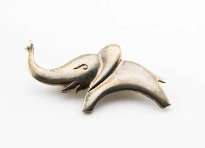 VINTAGE UNIQUE SILVER MODERN DESIGN ELEPHANT PIN - Picture 1 of 2