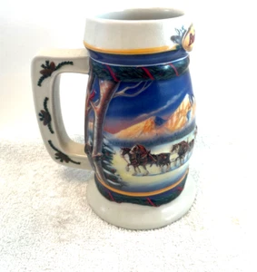 Piedra de cerveza Budweiser Holiday 2000 en las montañas - Imagen 1 de 4