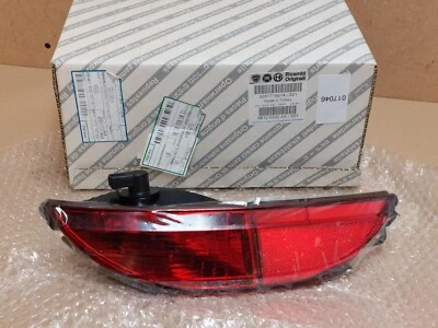 Fiat Grande Punto Trasero Derecho Niebla 2005-2013 51718014 Original NUEVO Foto 1 de 4