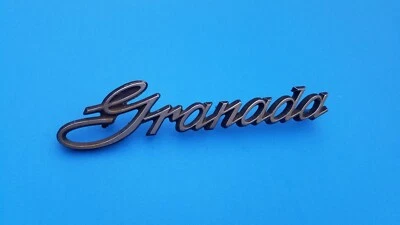 1975 1976 FORD GRANADA SIDE FENDER VINTAGE EMBLEM BADGE LOGO SYMBOL USED OEM A22 — 第 1/4 张图片