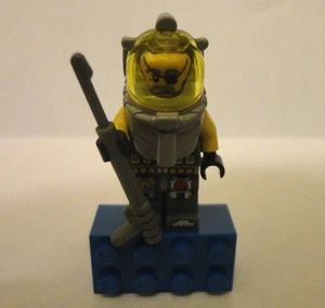 LEGO ATLANTIS CAPTAIN ACE SPEEDMAN MINIFIGURE MAGNET minifig new - Picture 1 of 1